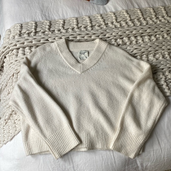 Abercrombie V Neck Sweater - Picture 1 of 3